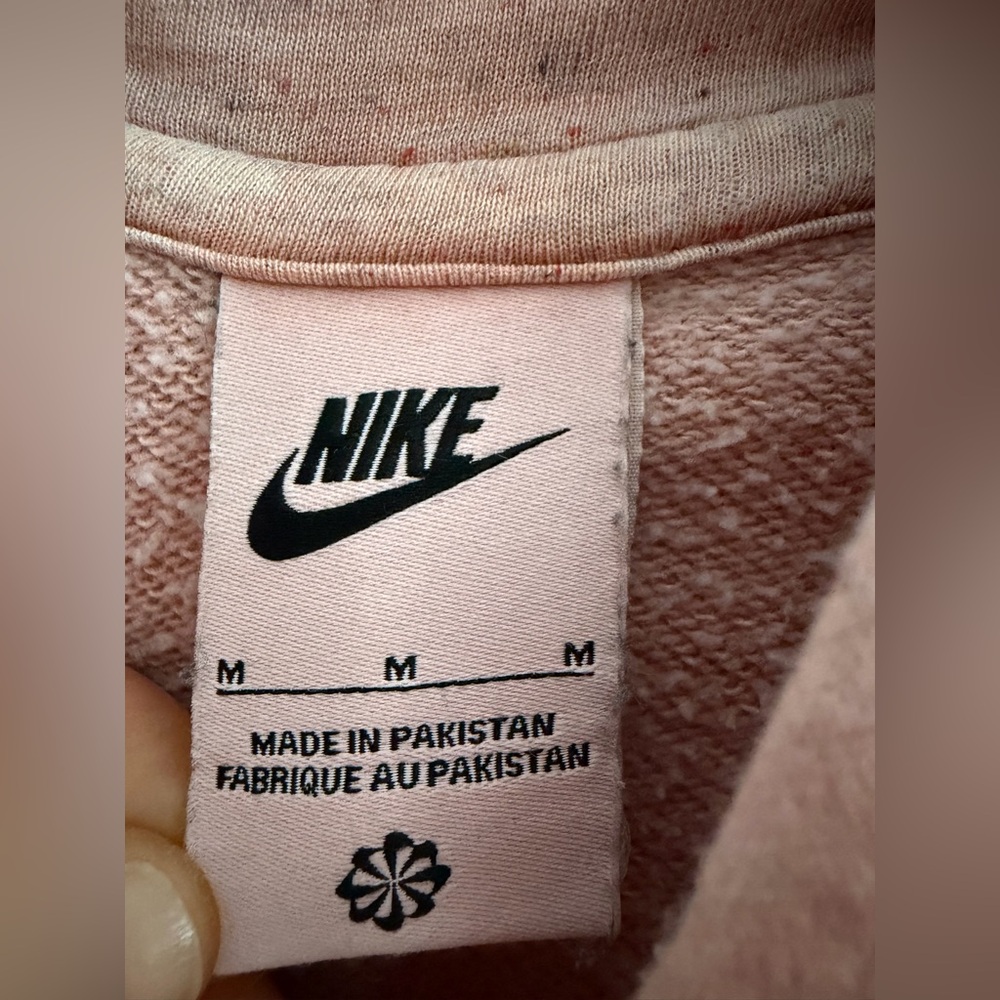 The sweatshirt is a Nike Club Fleece Pullover Hoodie, size M. - Picture 6 of 7
